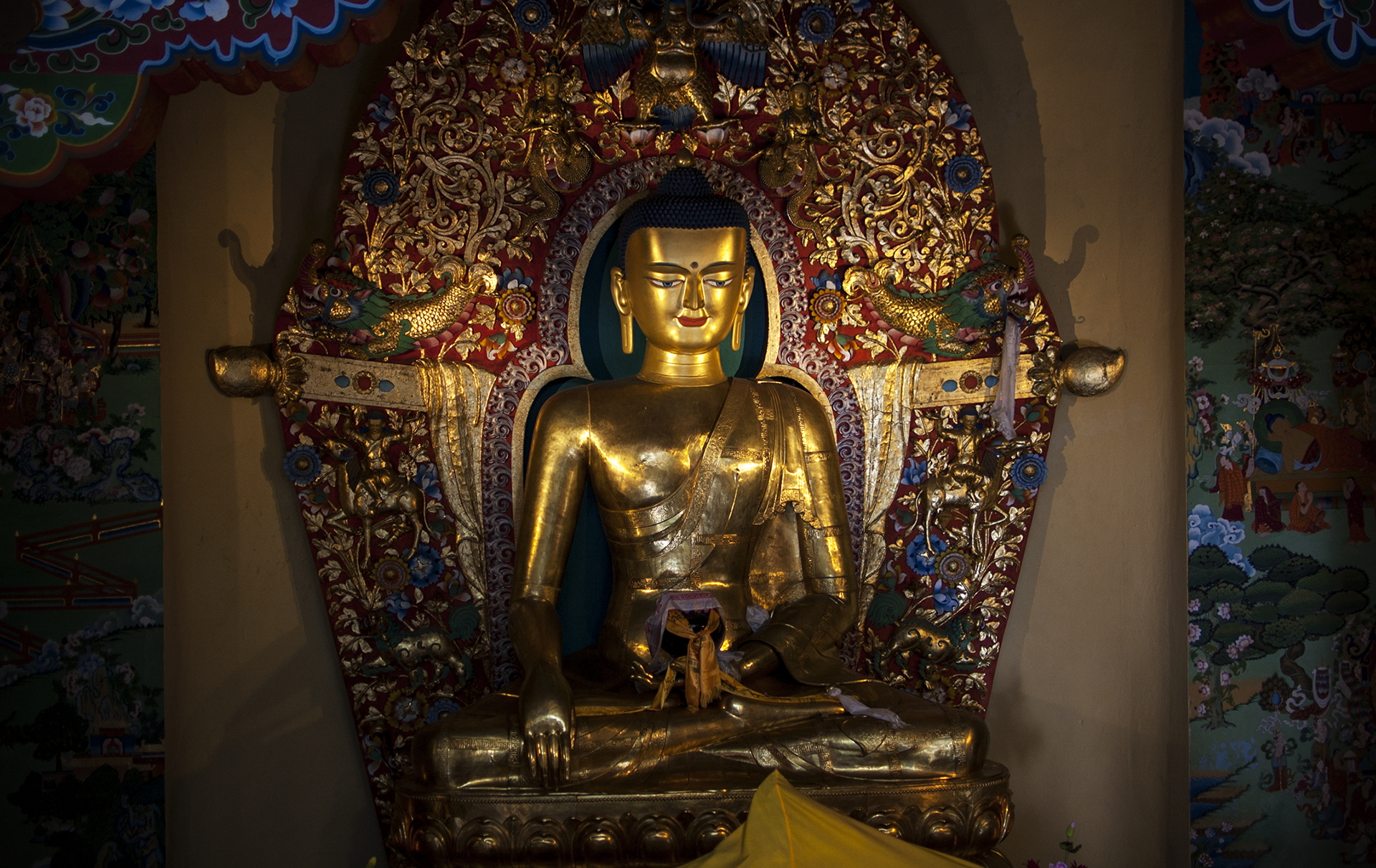 Buddha Shakyamuni Statue