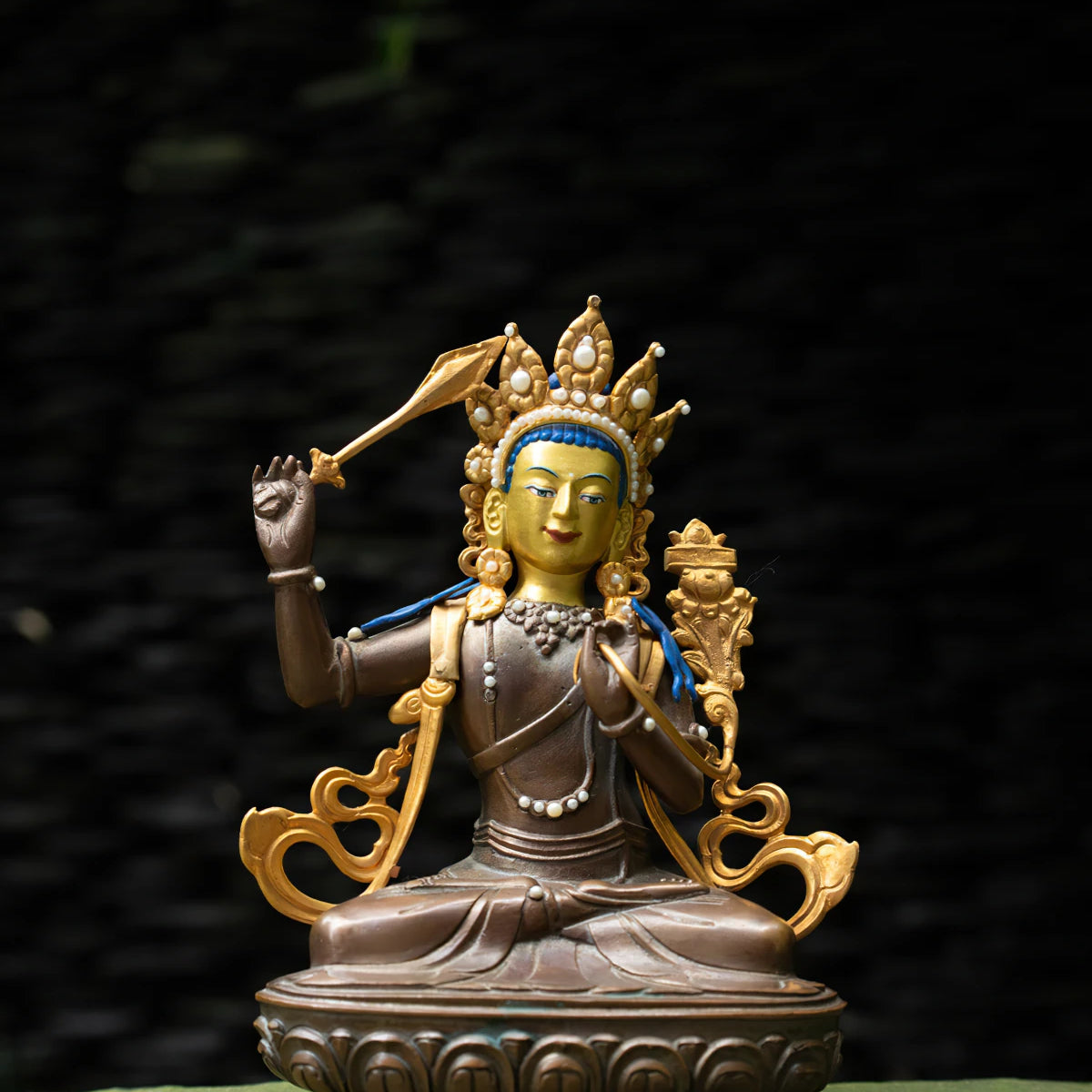 文殊菩薩　仏像 真鍮　マンジュシュリー　statue of Manjushri A gilt-bronze figure of Maharaja Manjushri, Ming dynasty