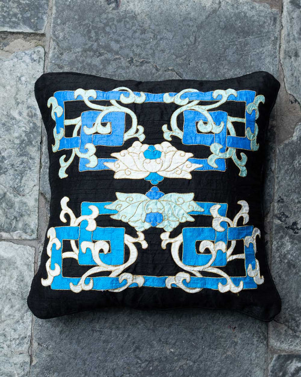 Eternal Knot Applique Cushion Cover (Blue)